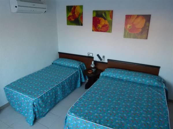 Hostal Pardo Miami Playa Exterior photo